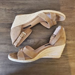 ⚡$2/20 - Nine West Suede Espadrilles Wedges in Nude/Tan